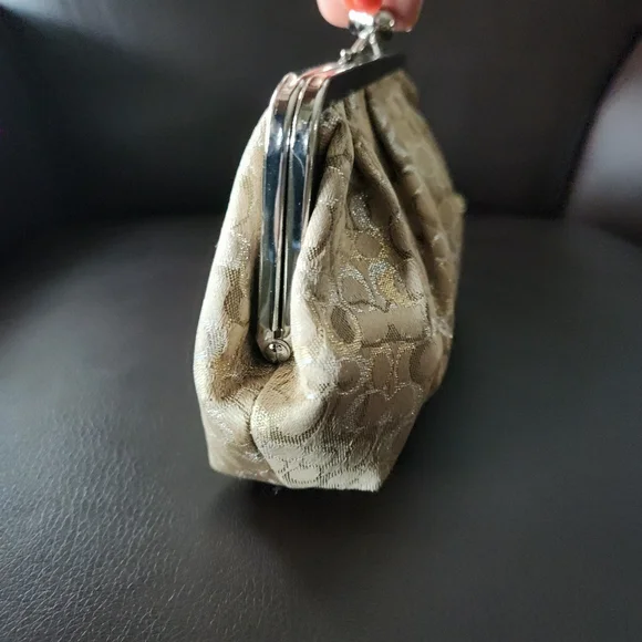 NWOT Coach Gold & Silver Optic Signature Metallic Kisslock Clutch Wristlet - Picture 10 of 15